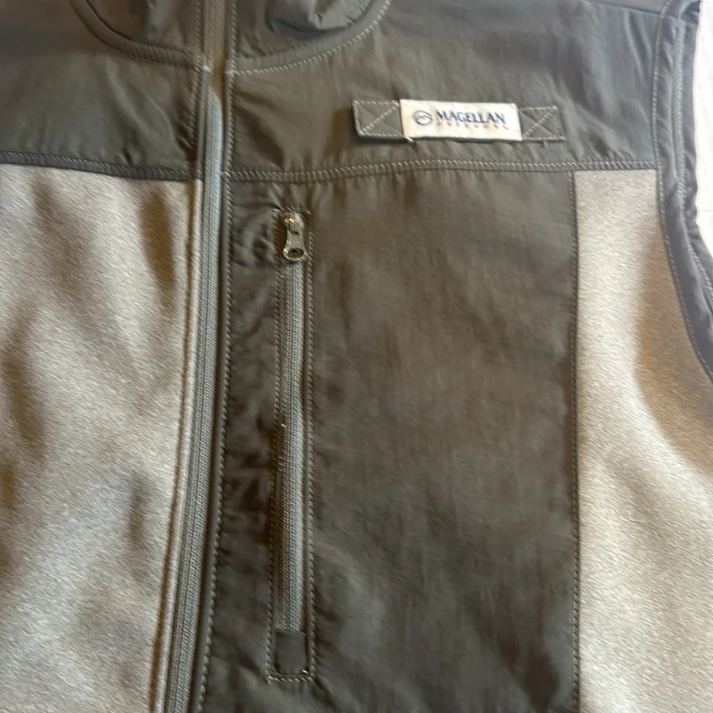Magellan Outdoors nwt vest